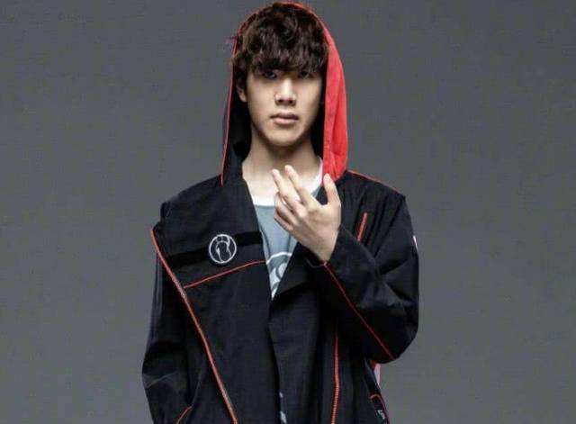 LEC比赛G2击败MSF，并成为首个锁定S12席位的队伍