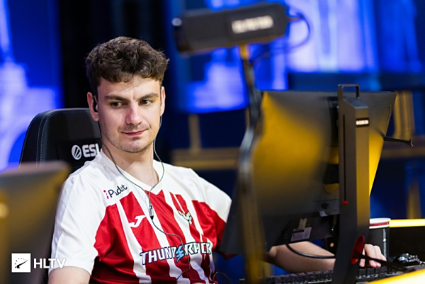 【数据前瞻】 Bilibili Gaming vs LNG Esports 谁能保持在登峰组的不败纪录