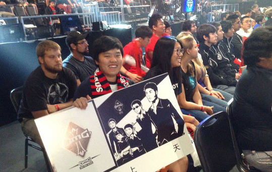 西门薇古丝成奇兵 Uzi女警暴力输出 Uzi队打破Icon队不败金身