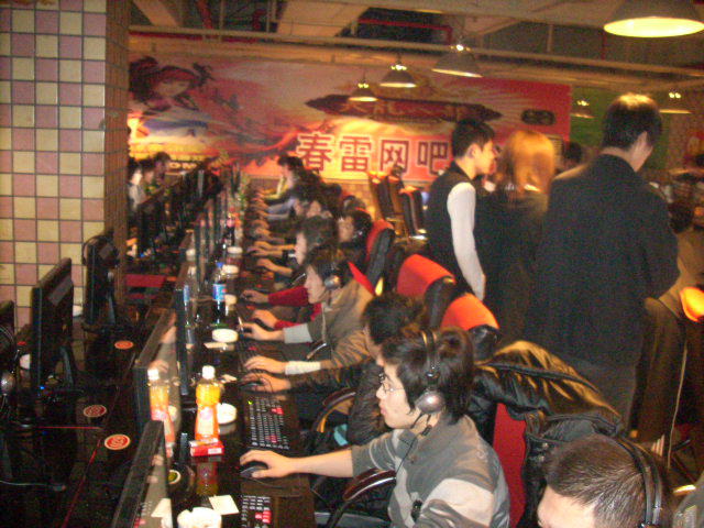 JD Gaming 和 Weibo Gaming 在 LPL 第二分裂 2025 中获得胜利